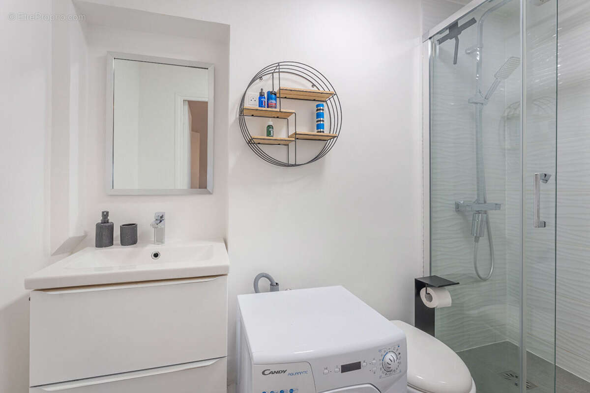 Appartement à PARIS-8E