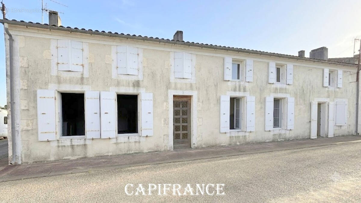 Maison à MORAGNE