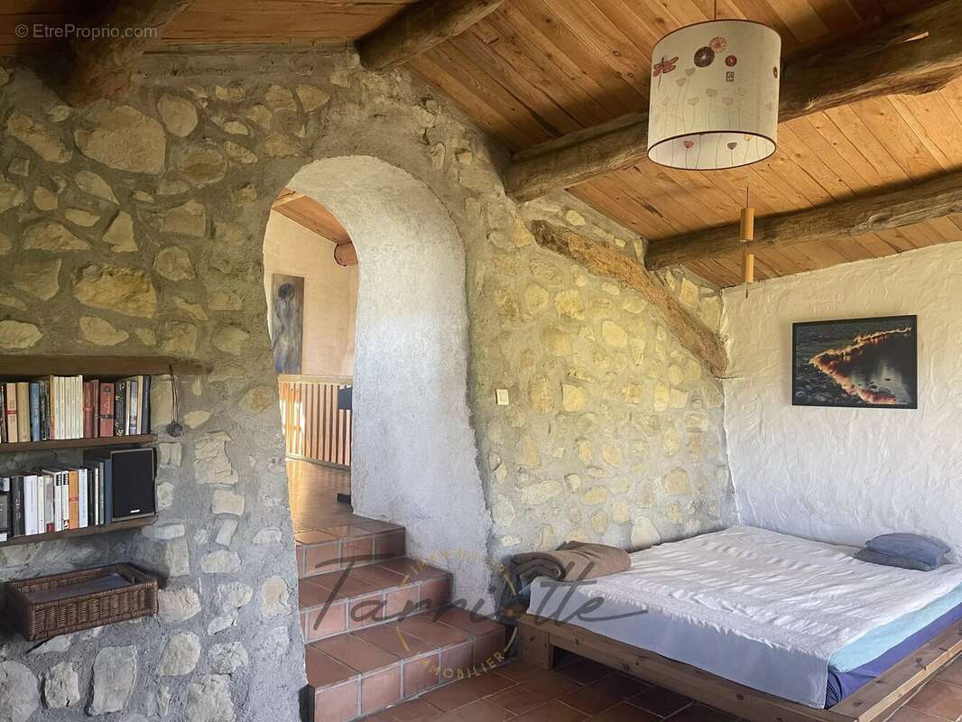 Maison à VALVIGNERES