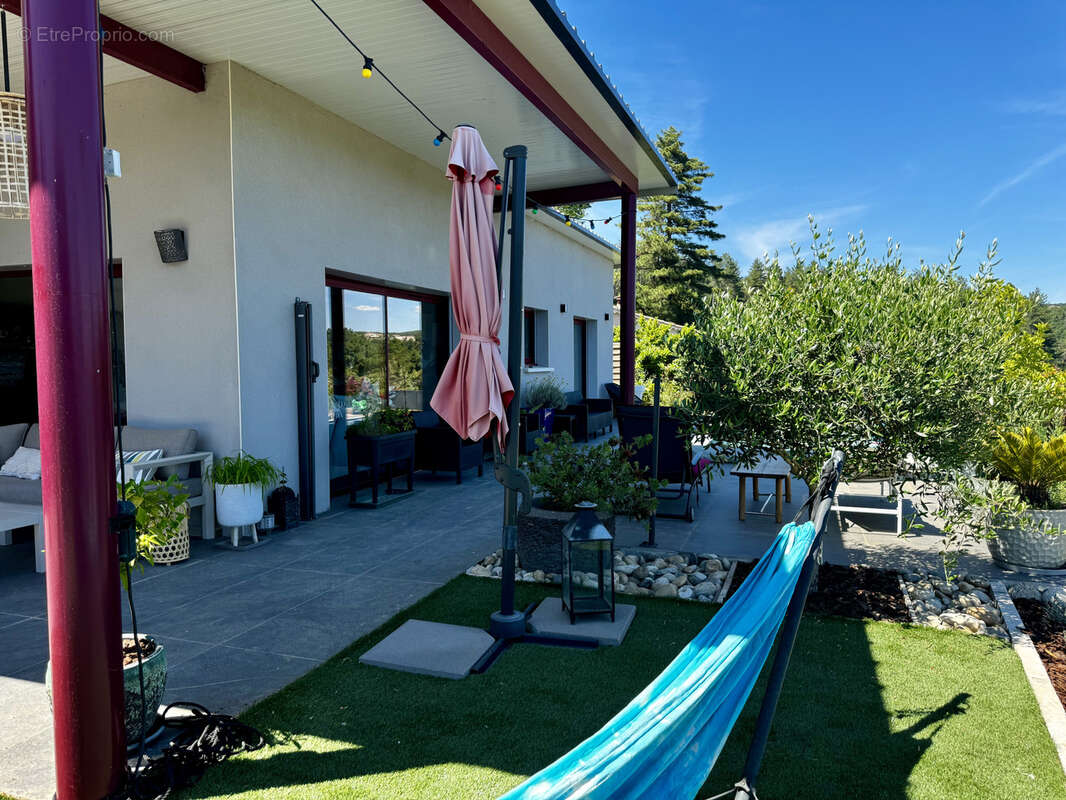 Atypique Plain-pied Contemporain avec Terrasses, Piscine et Vue… - photo 4