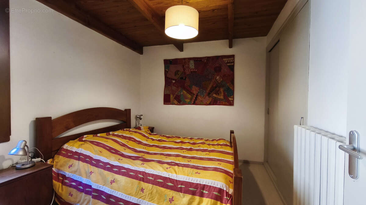 Propriété quercynoise à rénover avec dépendances et 6950 m2 terrain avec source - photo 19