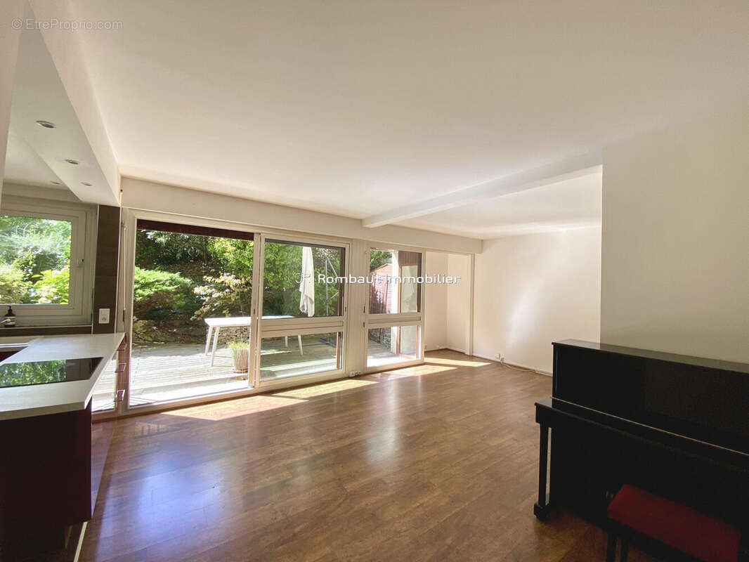 Appartement à LA CELLE-SAINT-CLOUD