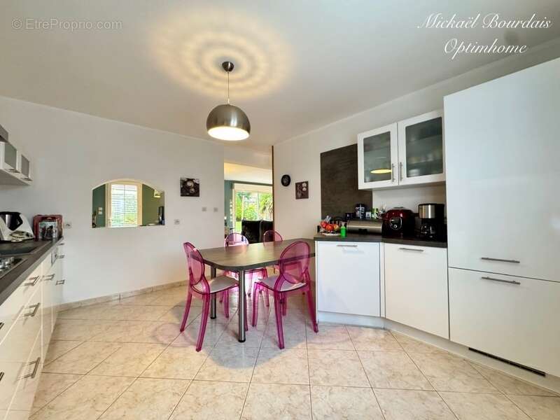 Maison à LA SUZE-SUR-SARTHE