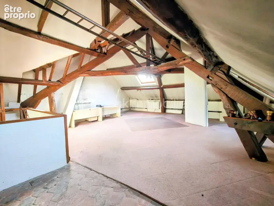 Ensemble immobilier (local commercial + appartement) plein centre ville - photo 16