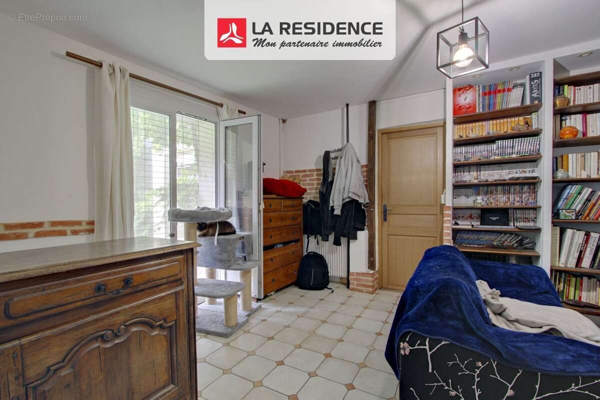 Maison 174 m² à Villers-Sur-Le-Roule  - photo 7