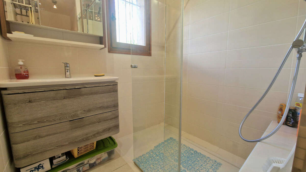 Maison à LES ISSAMBRES