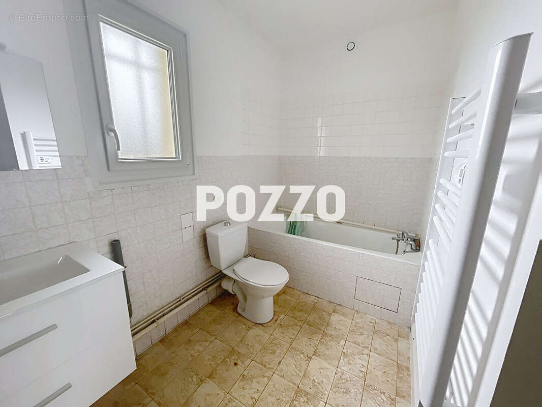 Appartement à SAINT-HILAIRE-DU-HARCOUET