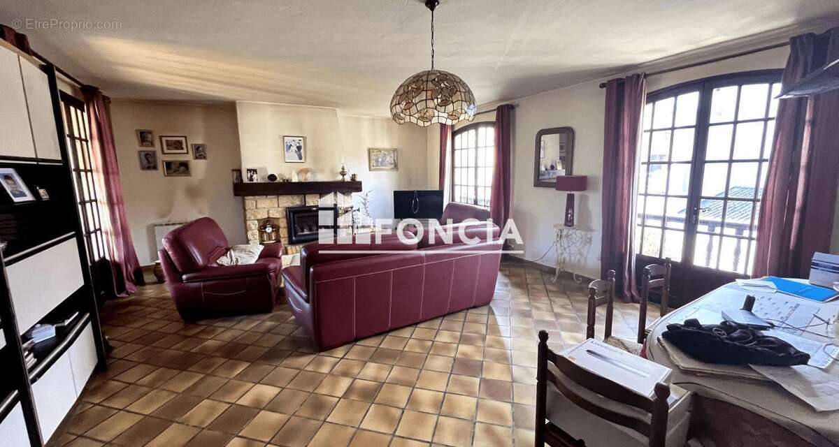 Maison à LA LONDE-LES-MAURES