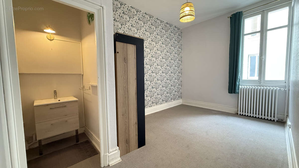 Appartement T3 face au parc des Sources avec balcon et ascenseur - photo 10
