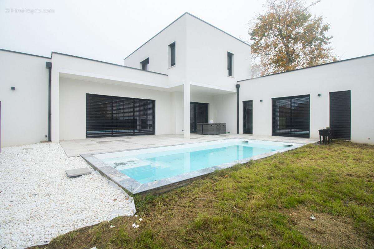 Maison à SAINT-BARTHELEMY-D&#039;ANJOU