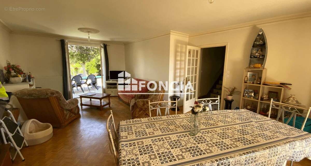 Maison à BUXEROLLES