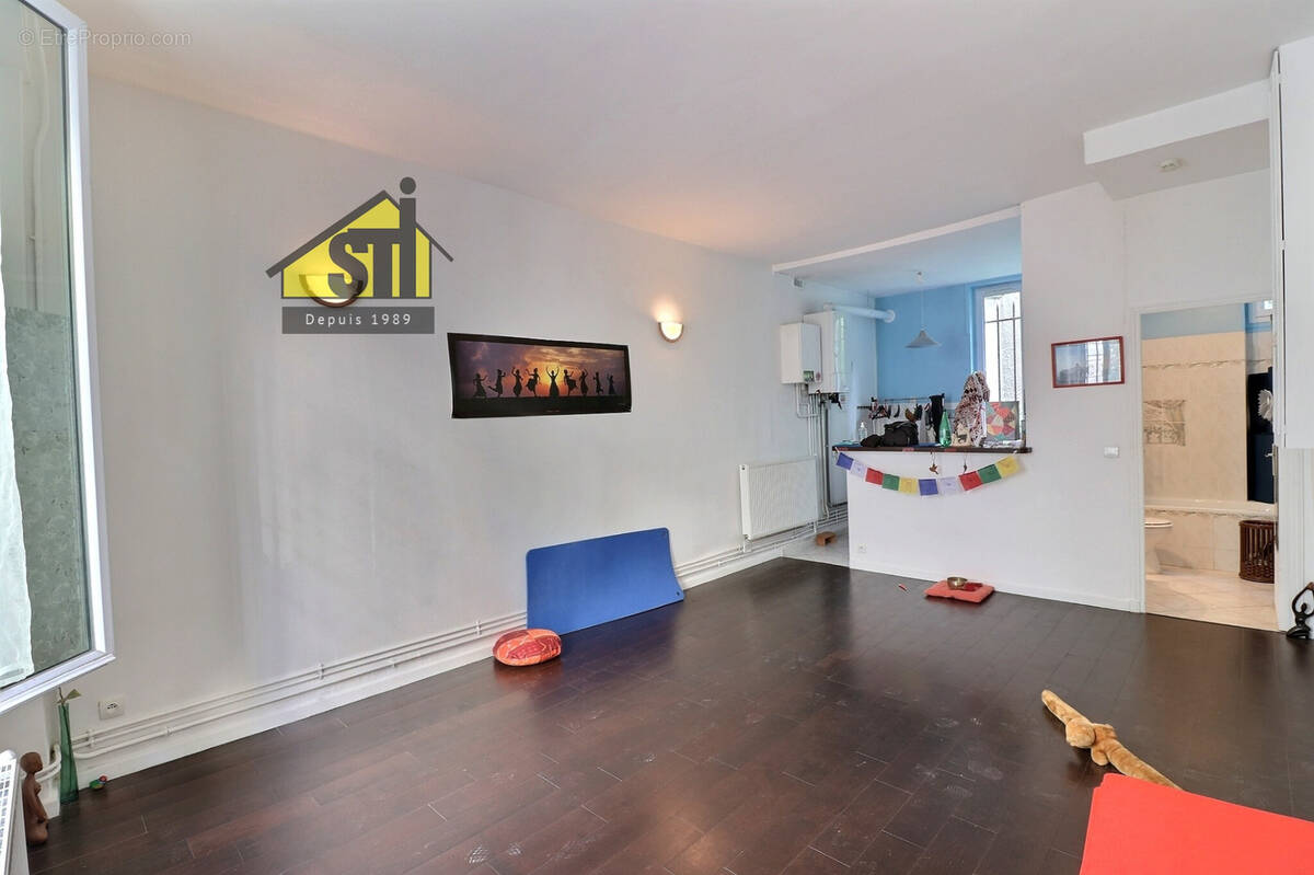 Appartement à PARIS-14E