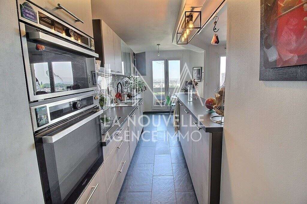 Appartement à LES LILAS