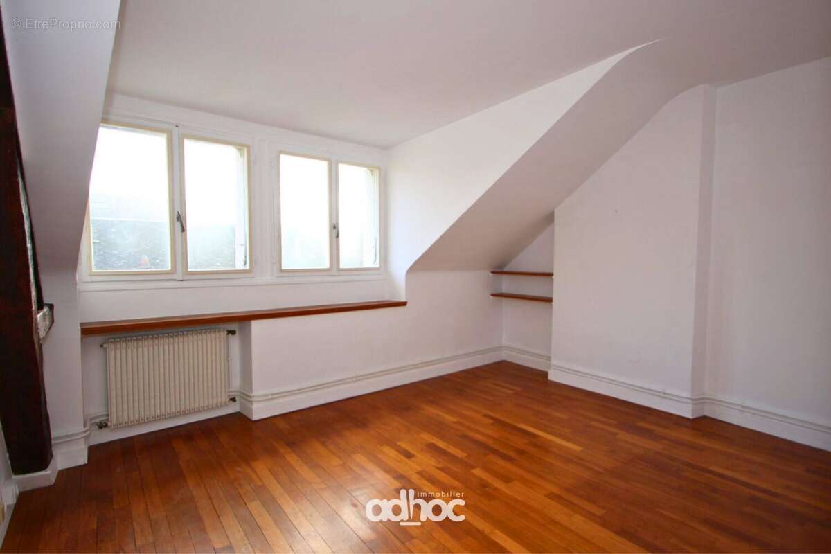 Appartement 280 m² à Orleans  - photo 7