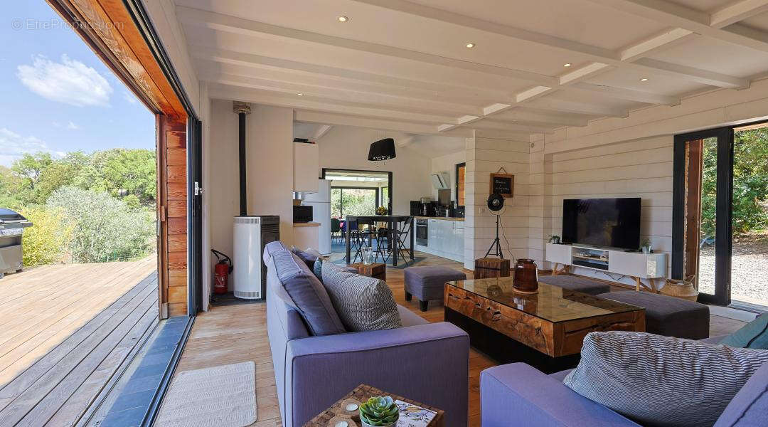 Maison à PLAN-DE-LA-TOUR