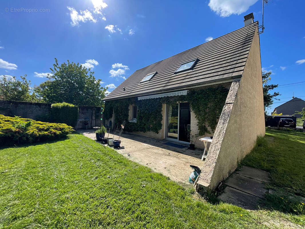 Maison à PUSSAY