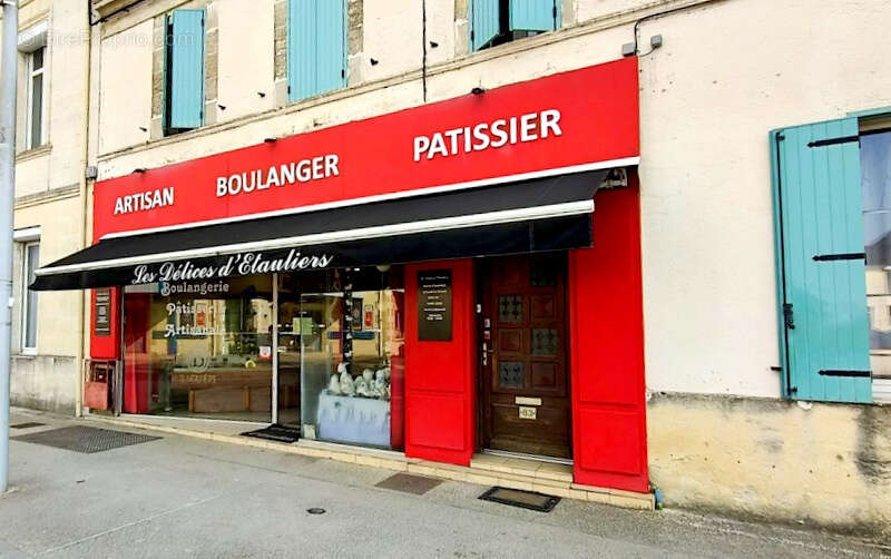 Commerce à ETAULIERS