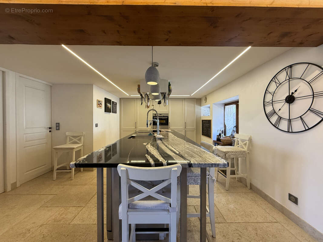 Maison à PERS-JUSSY