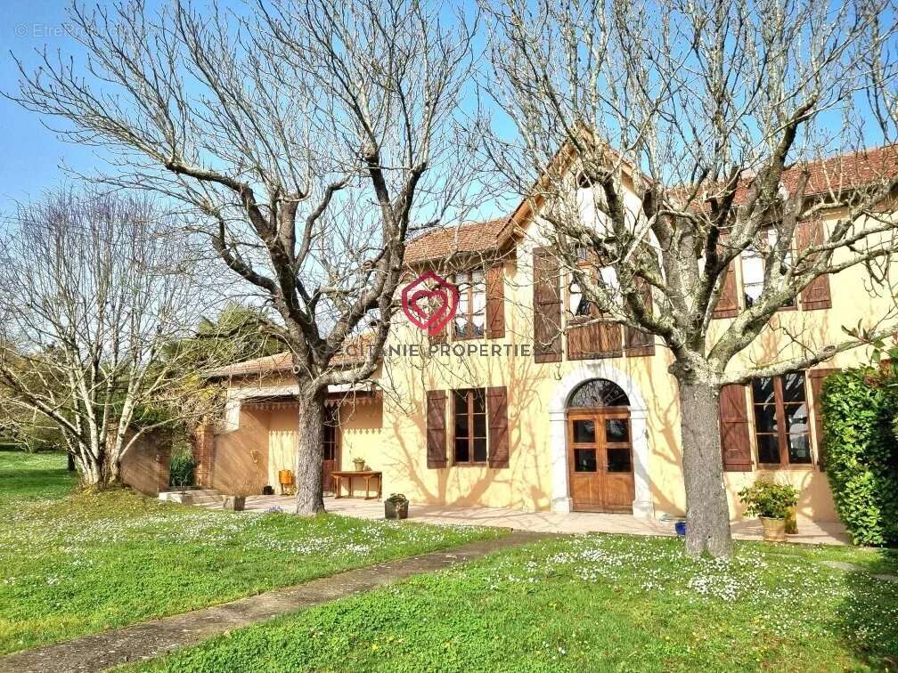 Maison à JU-BELLOC