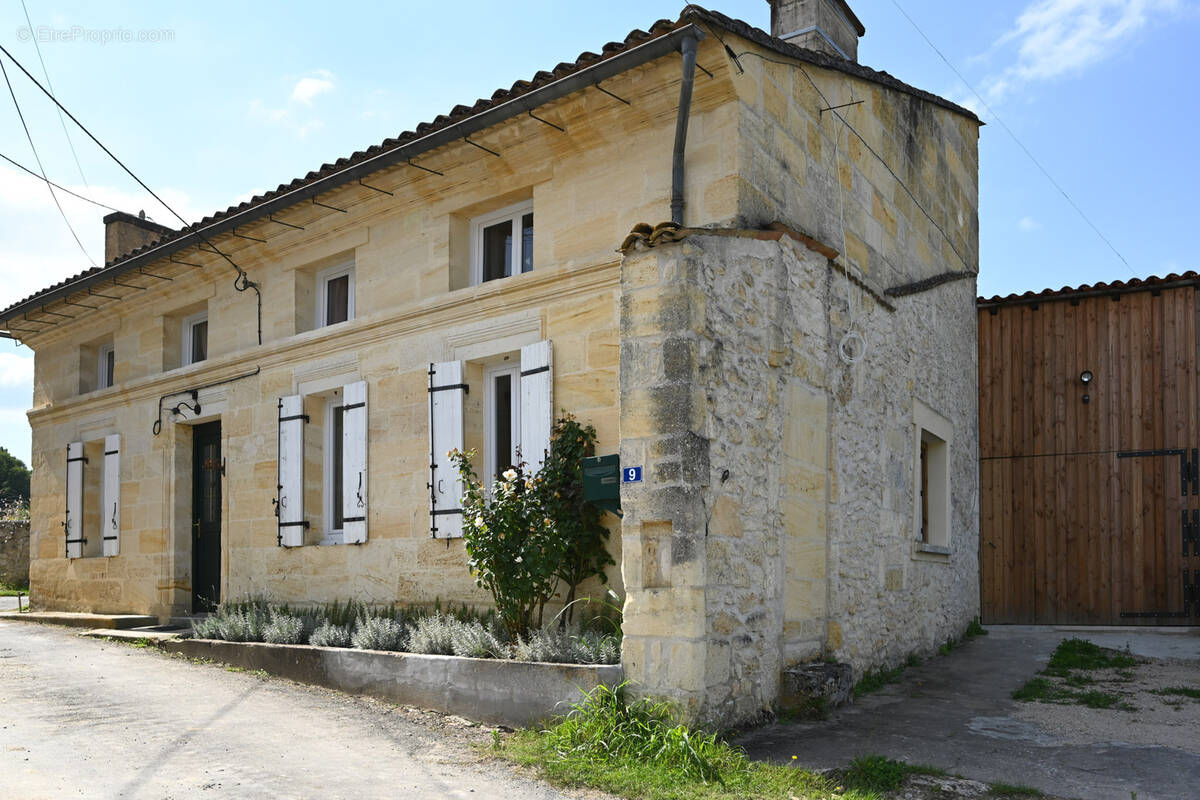 Maison à MONTAGNE