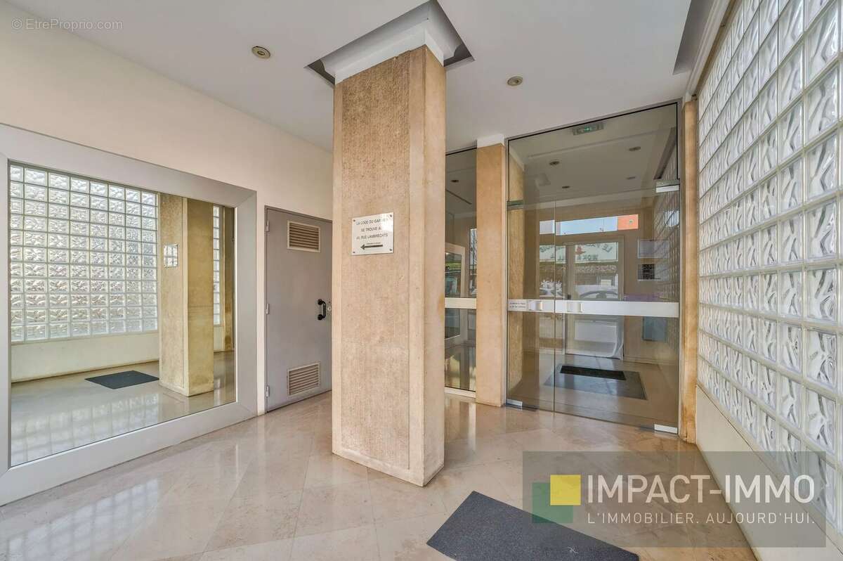 Appartement à COURBEVOIE