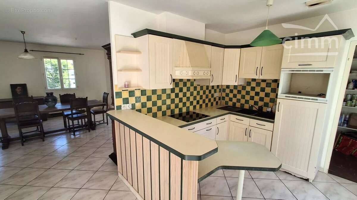 A VENDRE, NEUNG SUR BEUVRON, Maison de plain pied 3 chambres + bureau - photo 5