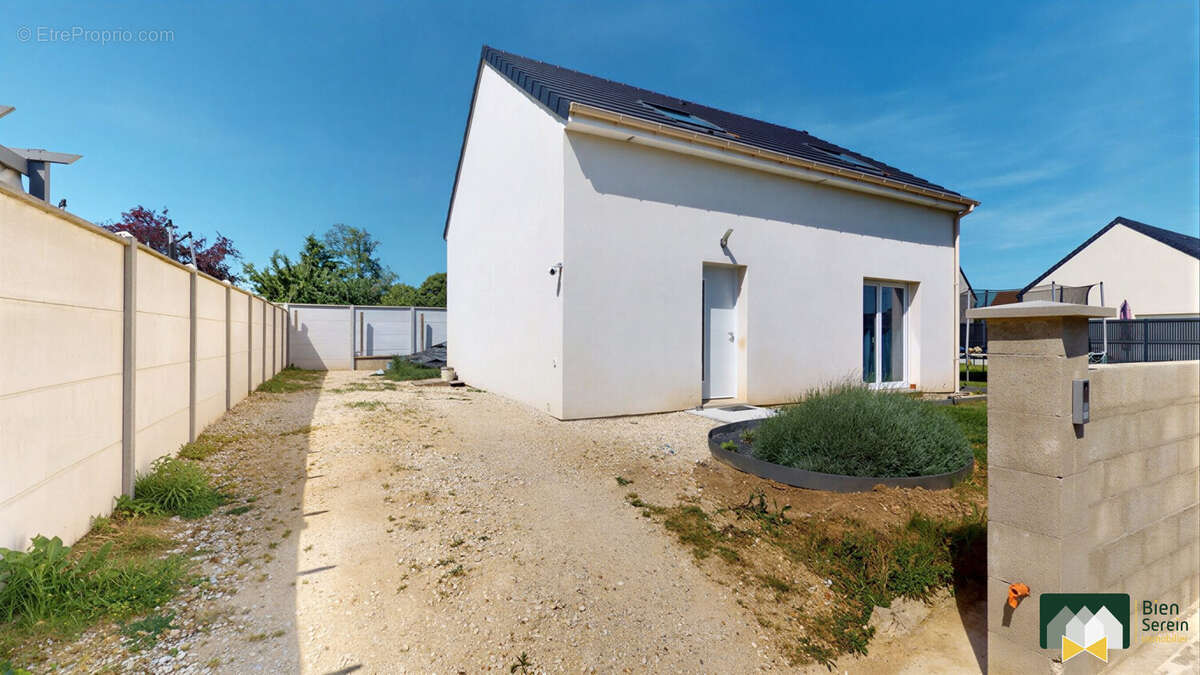 Maison à LEVES