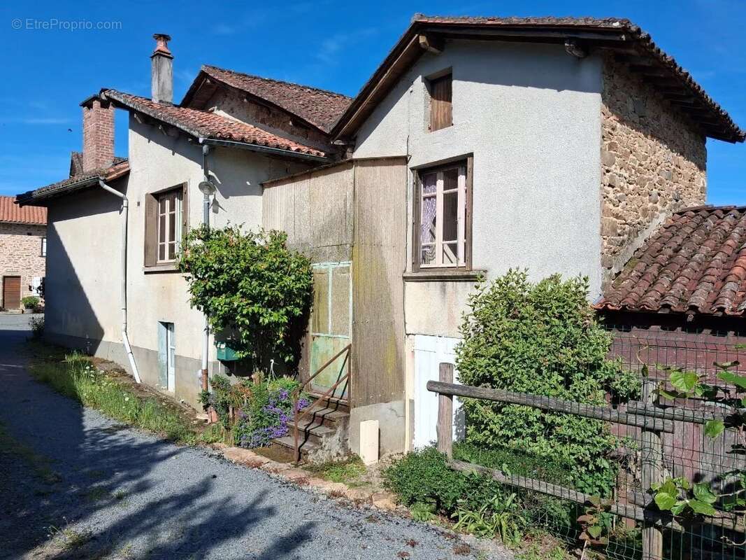 Maison à CHAMPAGNAC-LA-RIVIERE