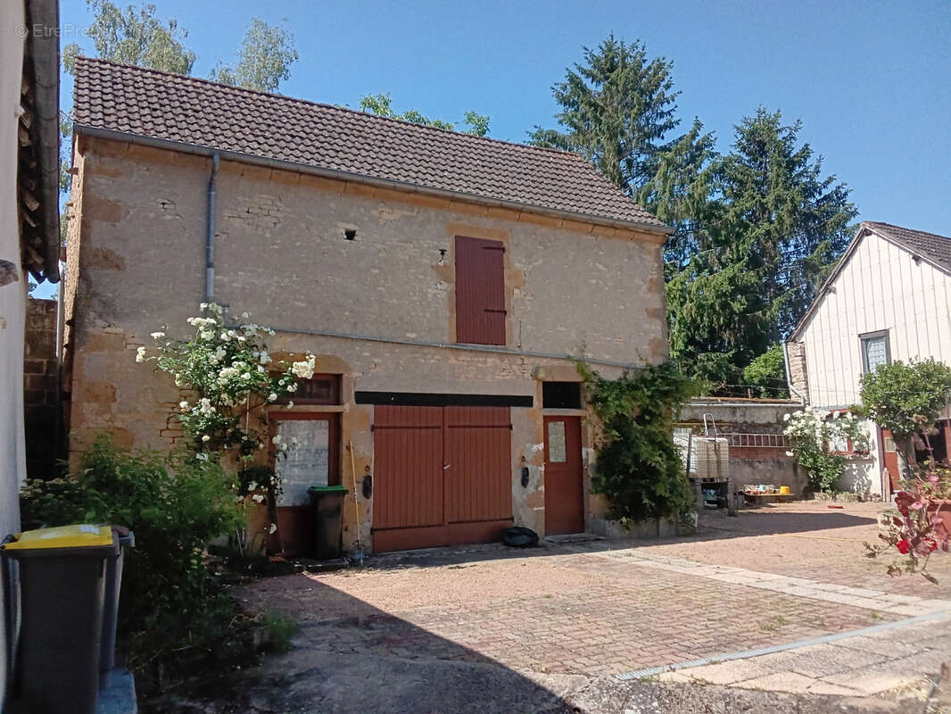 Maison à NERONDES