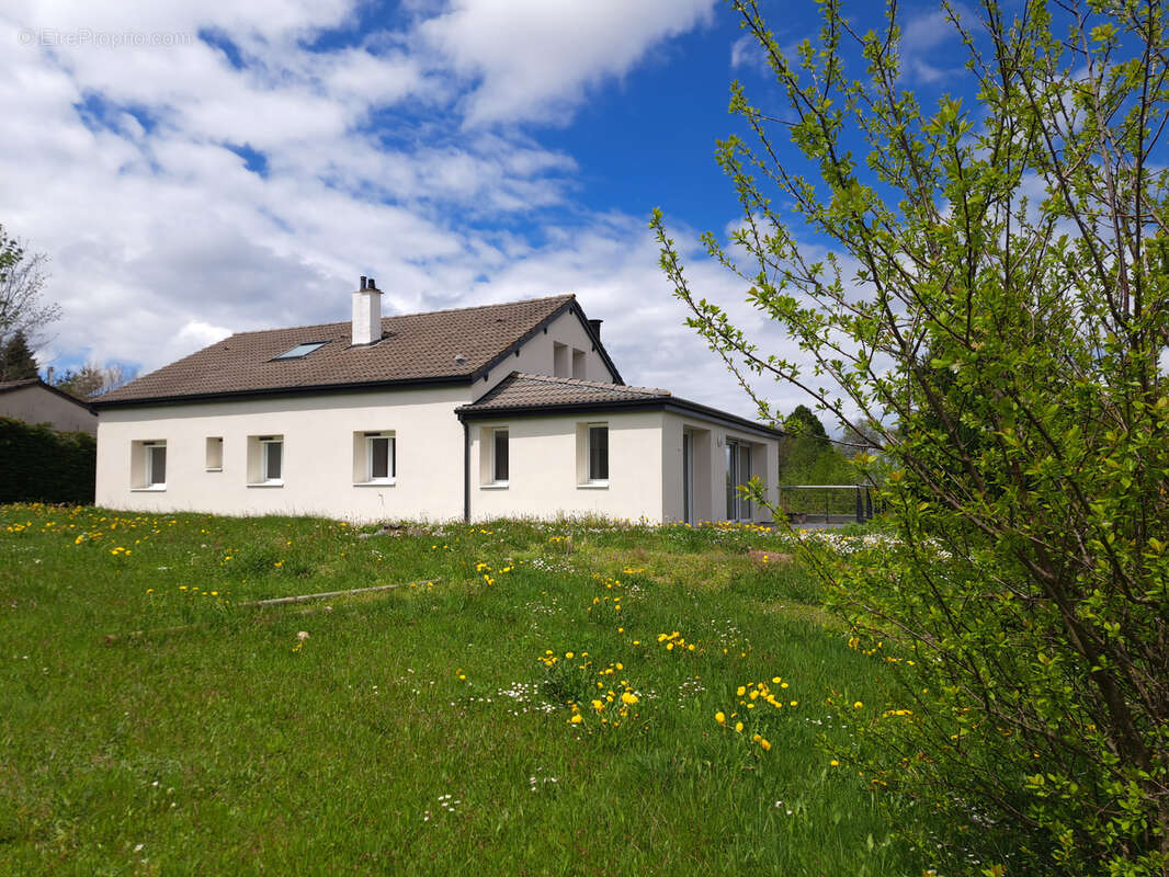 Maison à LE CHAMBON-SUR-LIGNON