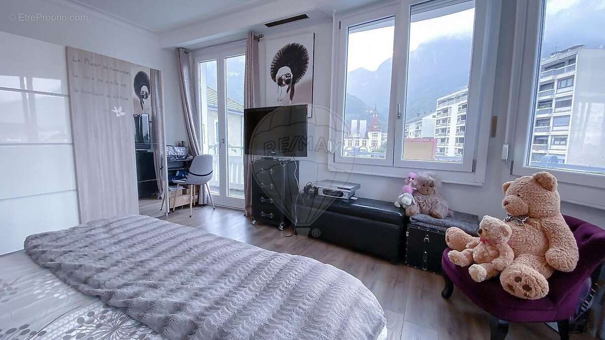 Appartement à ETREMBIERES