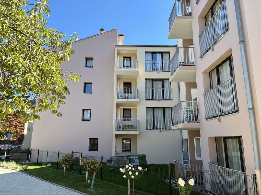 Appartement 1820 m² à Bitche  - photo 3