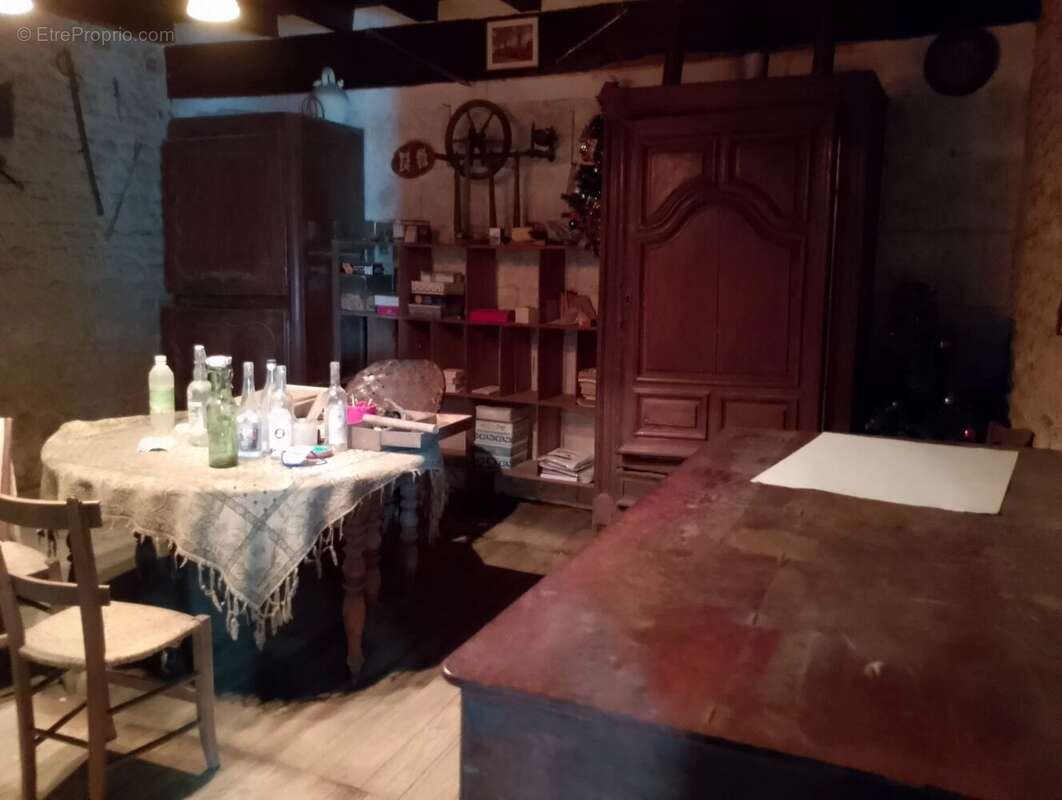 Maison à BAIGNES-SAINTE-RADEGONDE