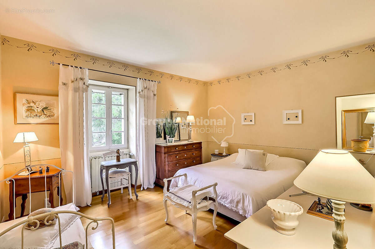 Maison à SAINT-ETIENNE-DU-GRES