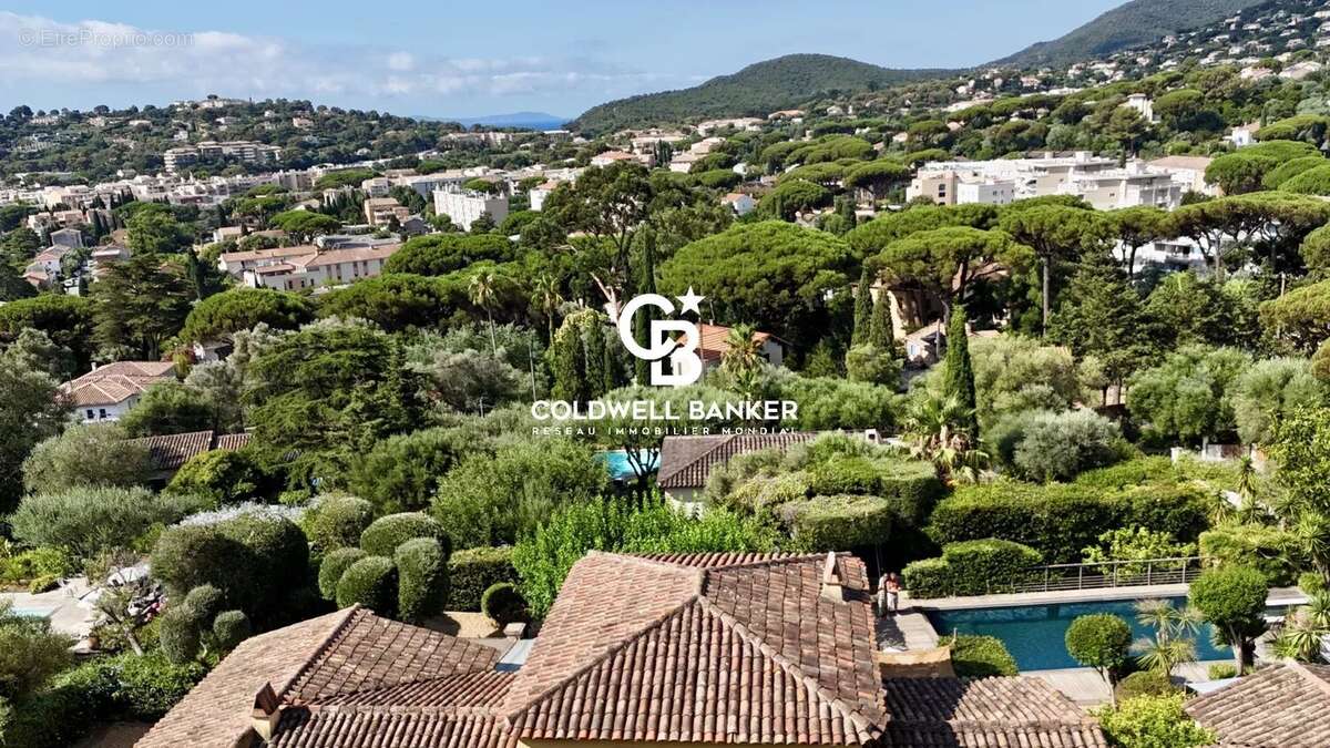 Cavalaire-sur-Mer – À pied des plages, dans un environnement privilégié. - photo 21