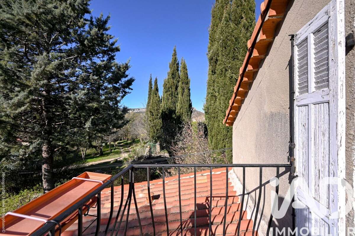 Photo 2 - Maison à PLAN-D'AUPS-SAINTE-BAUME