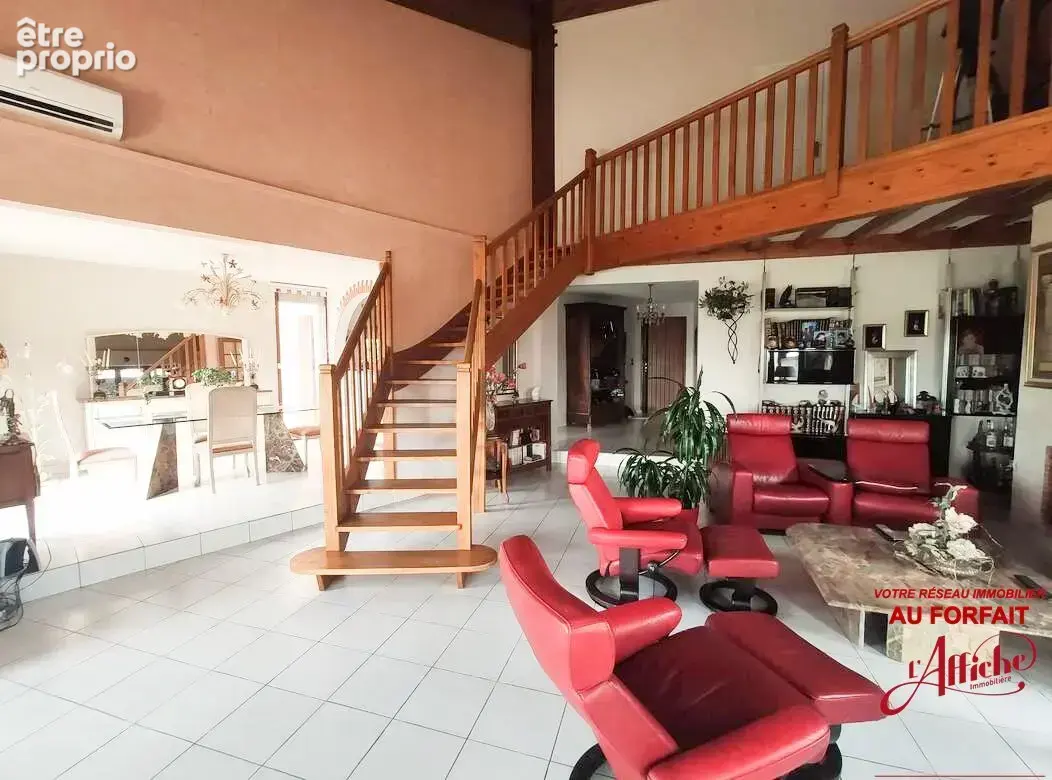 villa d'architecte de 255 m² sur 2700 m² de terrain - photo 8