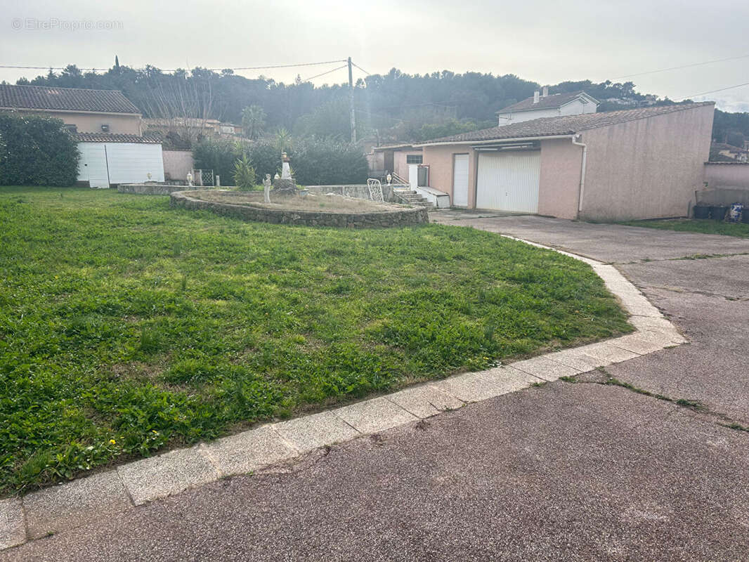 Terrain à PIERREFEU-DU-VAR