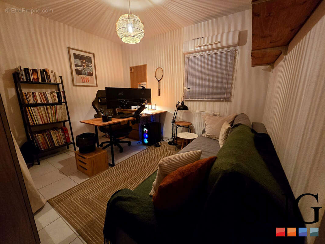 Appartement à GARONS