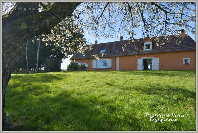 Maison à IVOY-LE-PRE