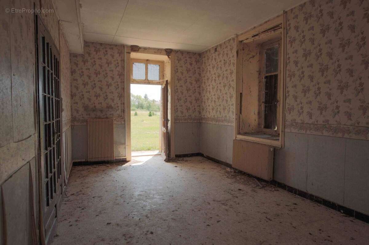 Autre à SERRIGNY-EN-BRESSE