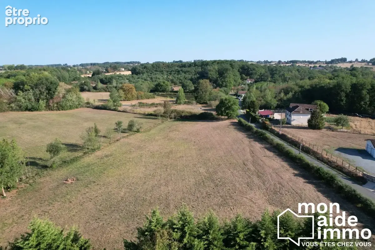 Terrain à NANTHEUIL