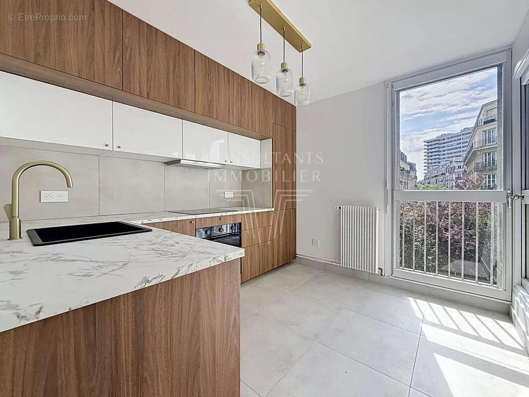 Appartement à PARIS-15E