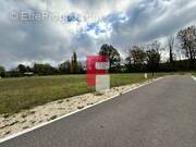 Terrain à VITRY-LE-CROISE