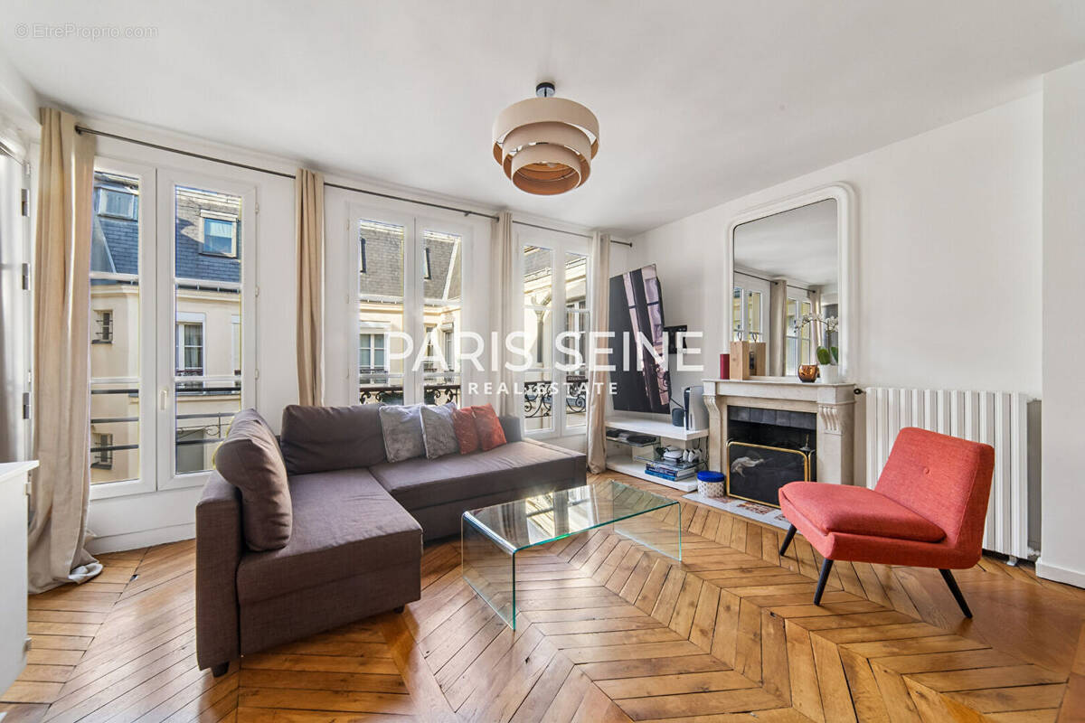 Appartement à PARIS-6E