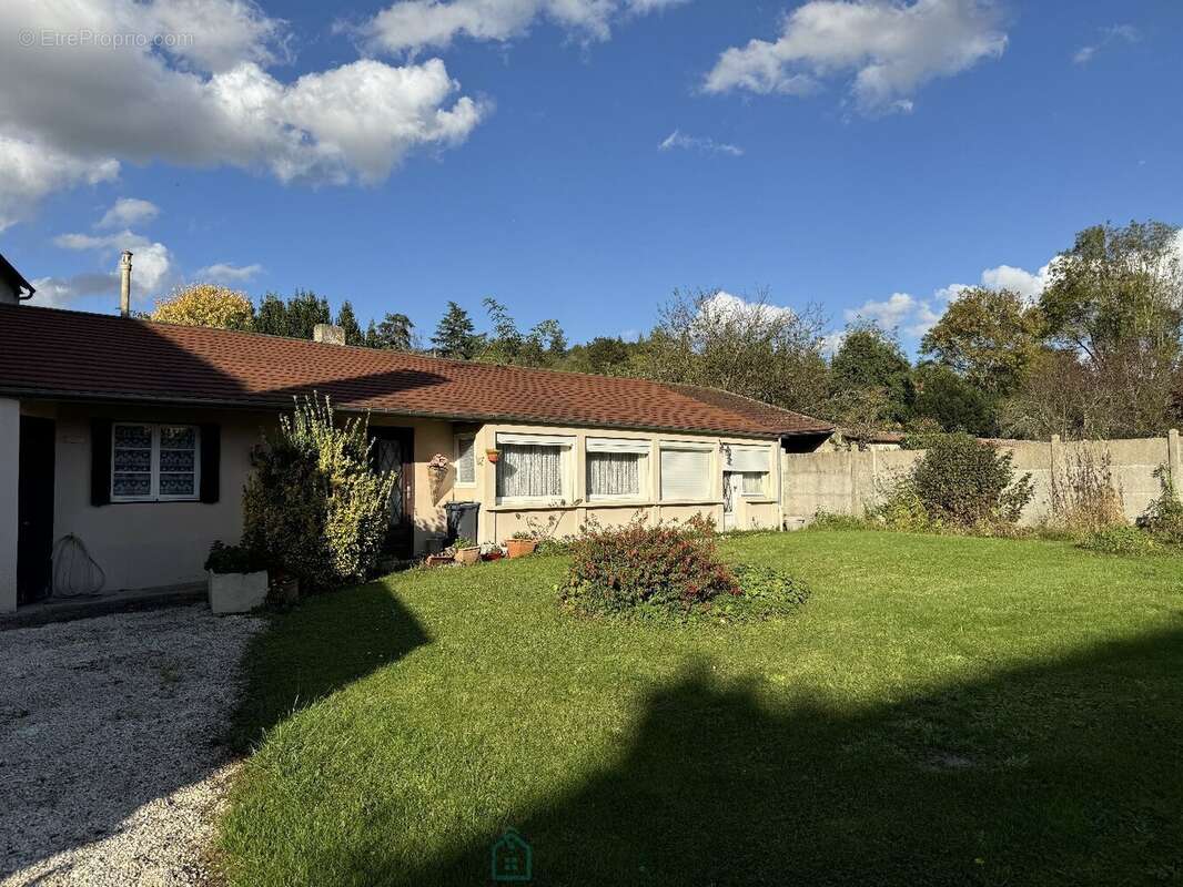 Maison à VETHEUIL