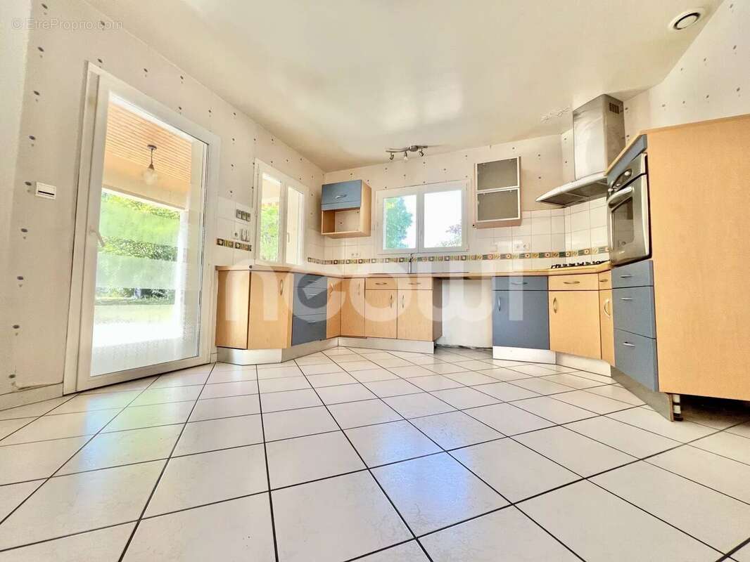 Maison à SAINT-BONNET-PRES-RIOM