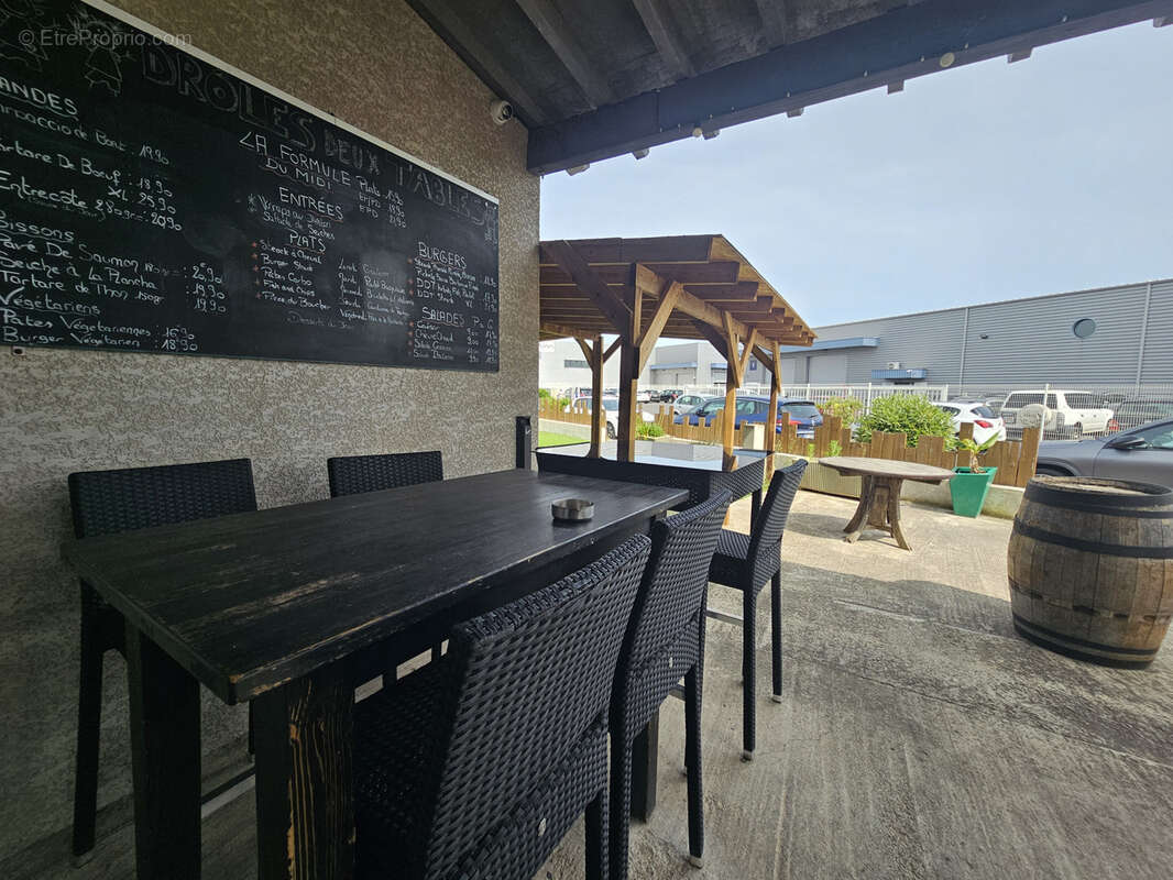 Commerce à LUNEL-VIEL