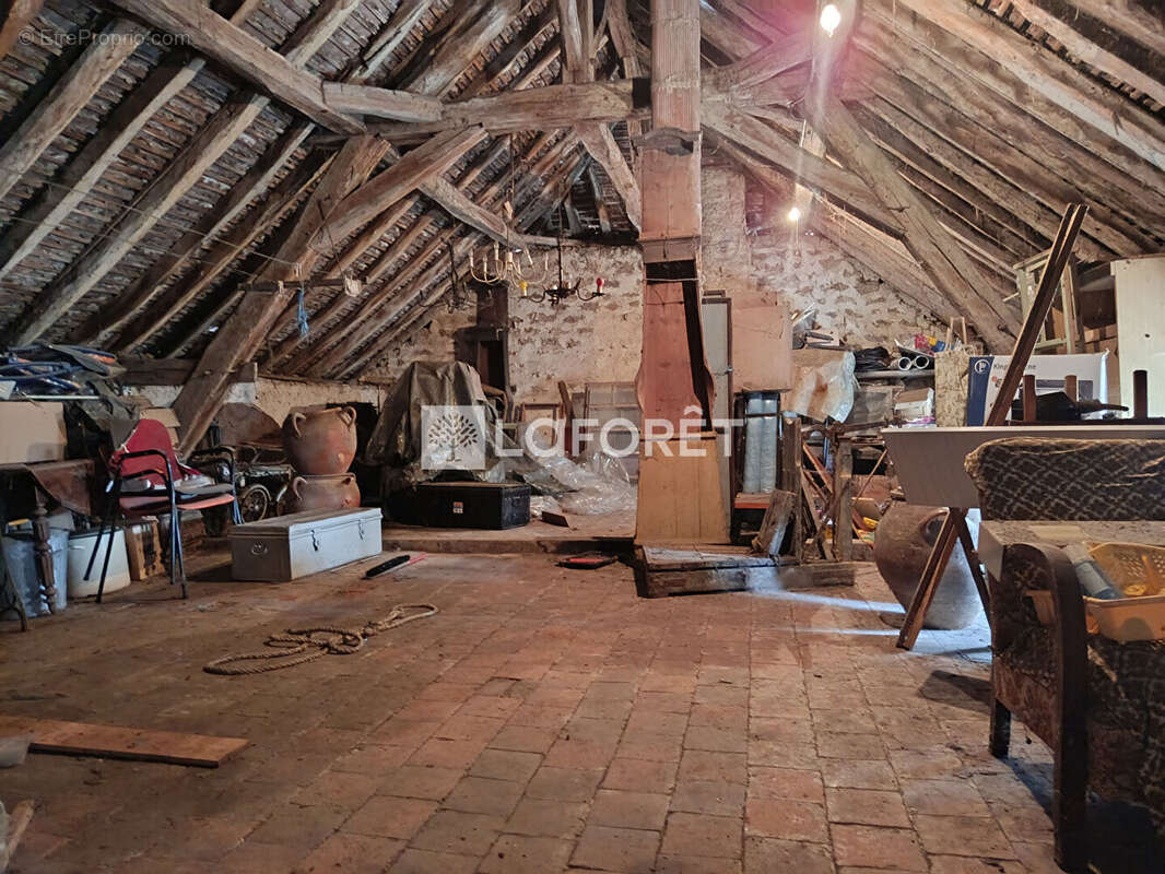 Maison à CORROMBLES