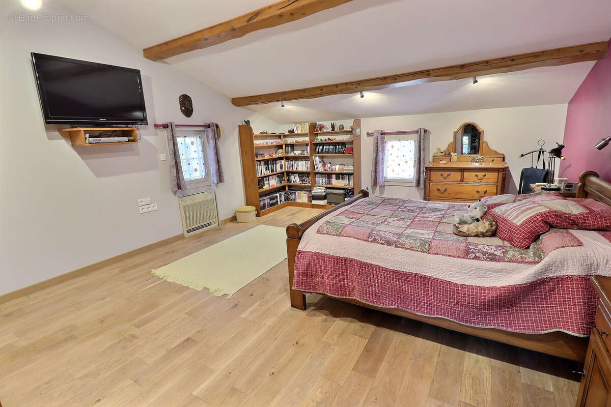 Maison à SAINT-BAUZILLE-DE-MONTMEL